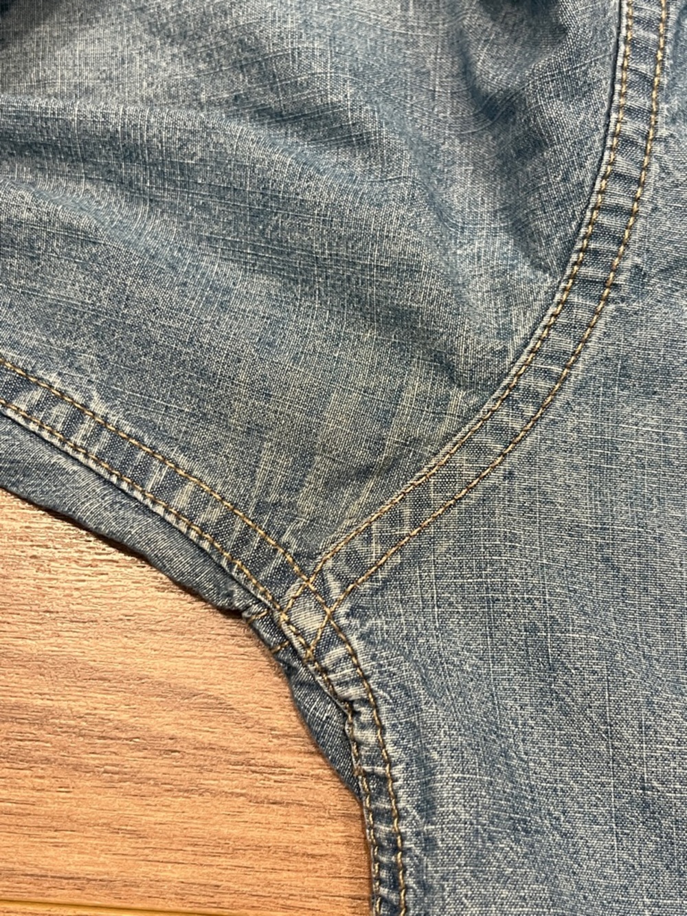 Iron & Resin Denim Shirt Size Medium - Picture 6 of 14